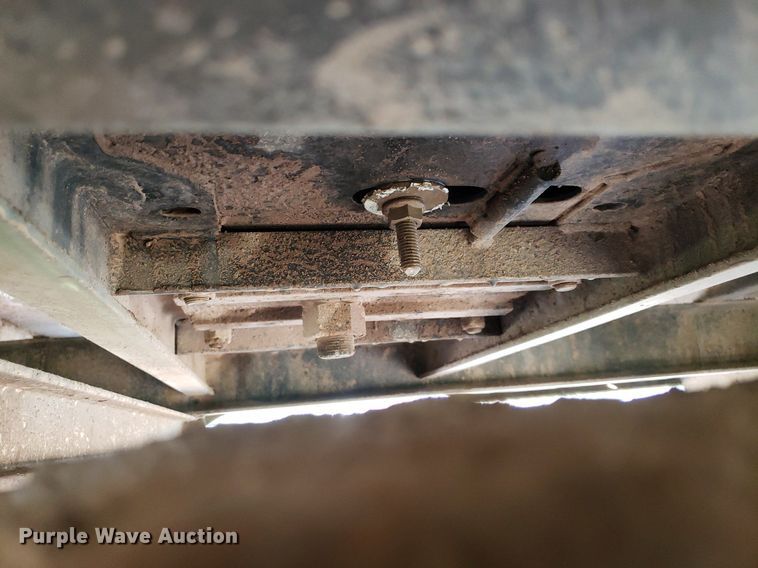 image for item DP8048 2001 Ford F250 Super Duty  flatbed pickup truck