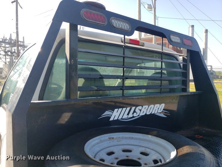 image for item DP8048 2001 Ford F250 Super Duty  flatbed pickup truck