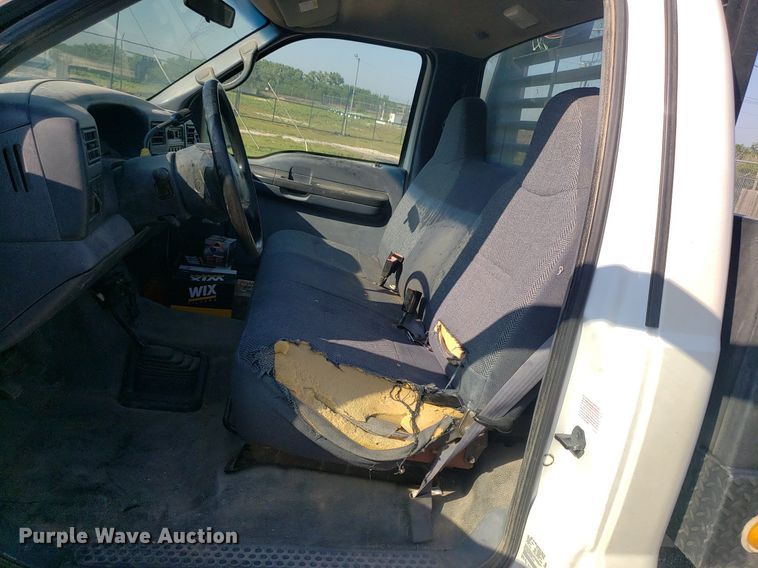 image for item DP8048 2001 Ford F250 Super Duty  flatbed pickup truck