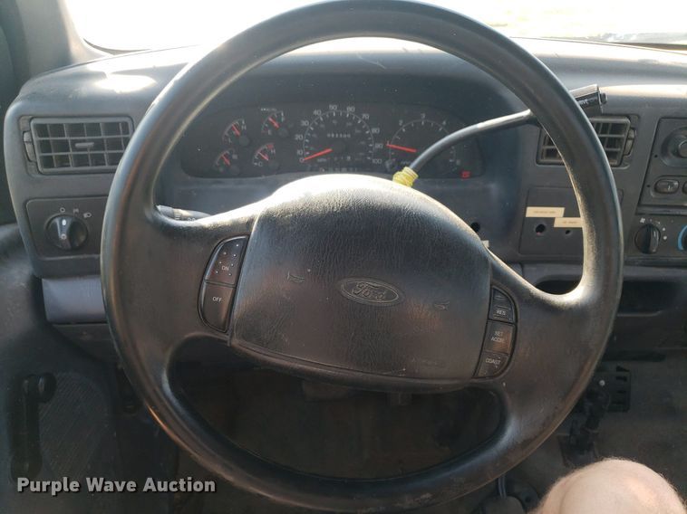 image for item DP8048 2001 Ford F250 Super Duty  flatbed pickup truck