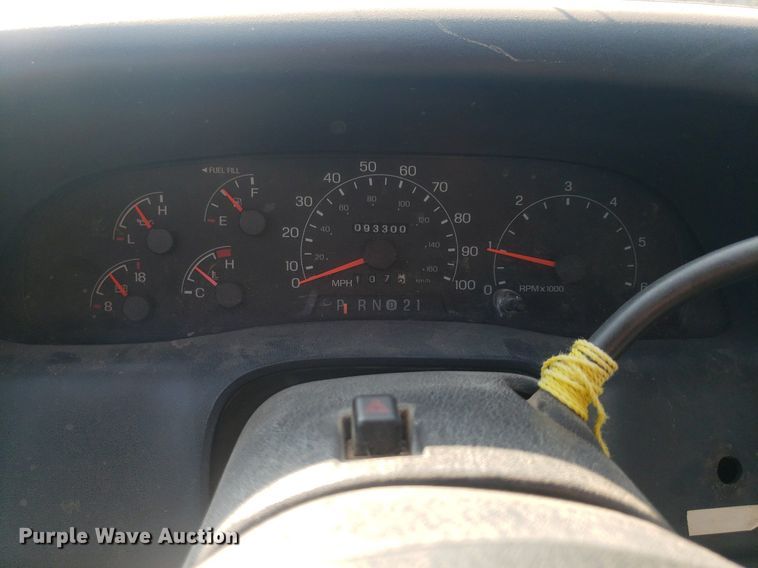 image for item DP8048 2001 Ford F250 Super Duty  flatbed pickup truck