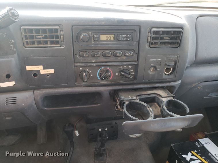 image for item DP8048 2001 Ford F250 Super Duty  flatbed pickup truck