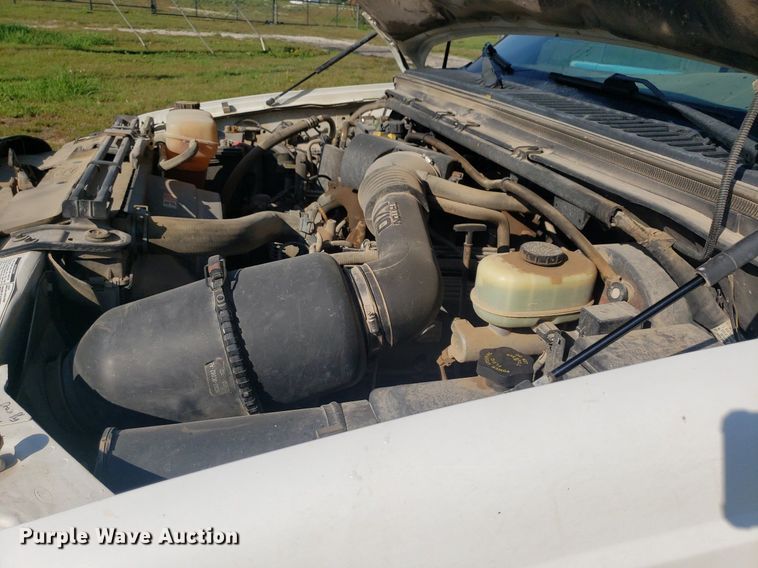 image for item DP8048 2001 Ford F250 Super Duty  flatbed pickup truck