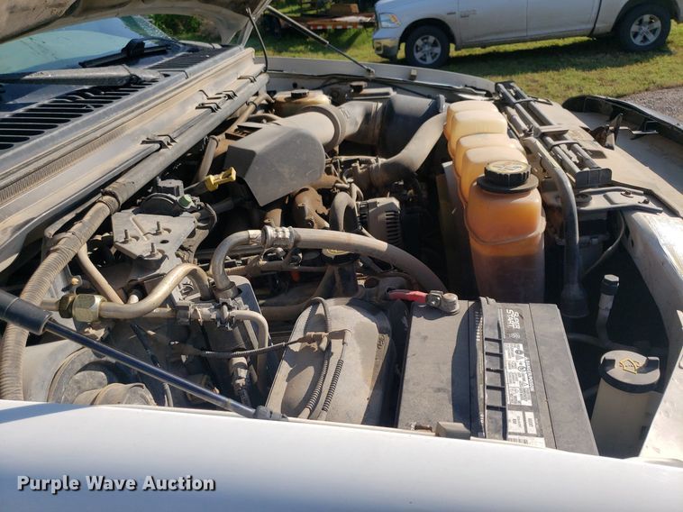 image for item DP8048 2001 Ford F250 Super Duty  flatbed pickup truck