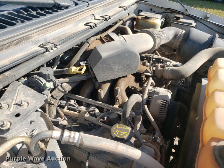 image for item DP8048 2001 Ford F250 Super Duty  flatbed pickup truck