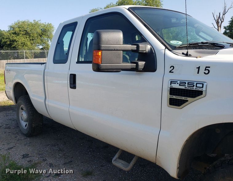 image for item DP8049 2010 Ford F250 Super Duty  SuperCab pickup truck