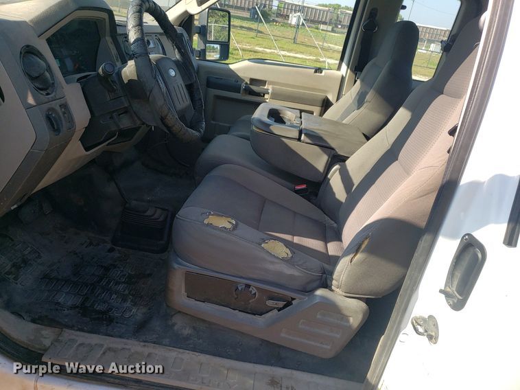 image for item DP8049 2010 Ford F250 Super Duty  SuperCab pickup truck