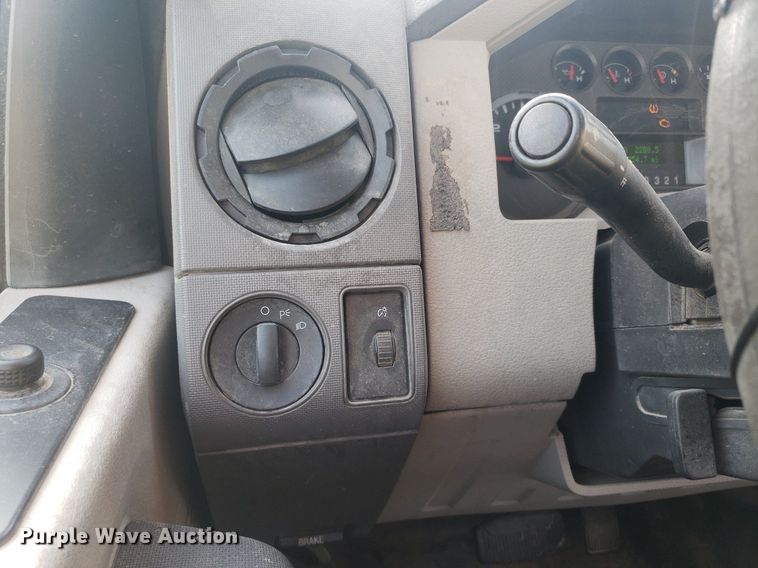 image for item DP8049 2010 Ford F250 Super Duty  SuperCab pickup truck