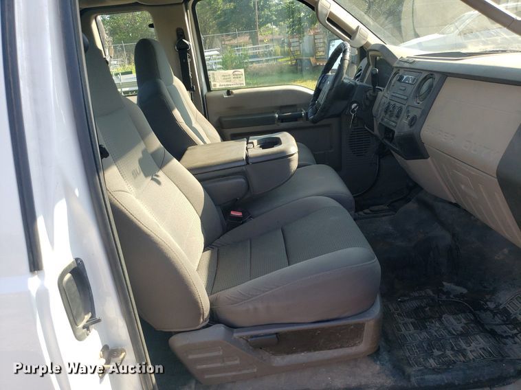 image for item DP8049 2010 Ford F250 Super Duty  SuperCab pickup truck