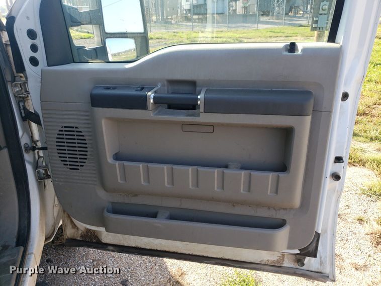 image for item DP8049 2010 Ford F250 Super Duty  SuperCab pickup truck