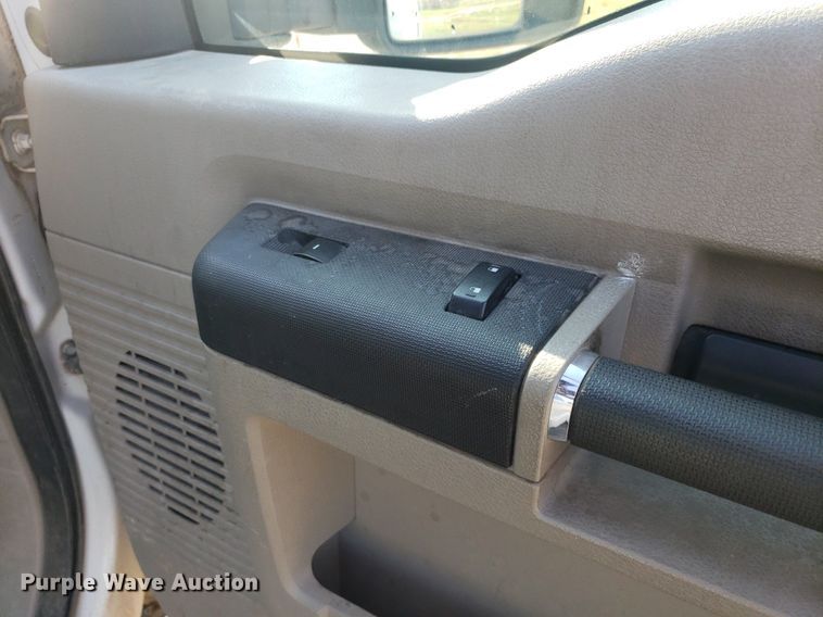 image for item DP8049 2010 Ford F250 Super Duty  SuperCab pickup truck