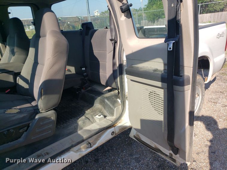 image for item DP8049 2010 Ford F250 Super Duty  SuperCab pickup truck