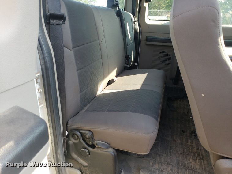 image for item DP8049 2010 Ford F250 Super Duty  SuperCab pickup truck