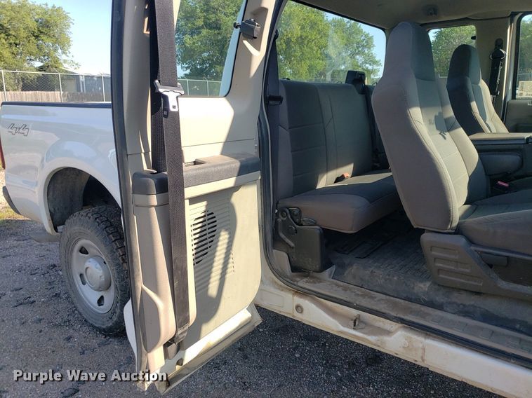 image for item DP8049 2010 Ford F250 Super Duty  SuperCab pickup truck