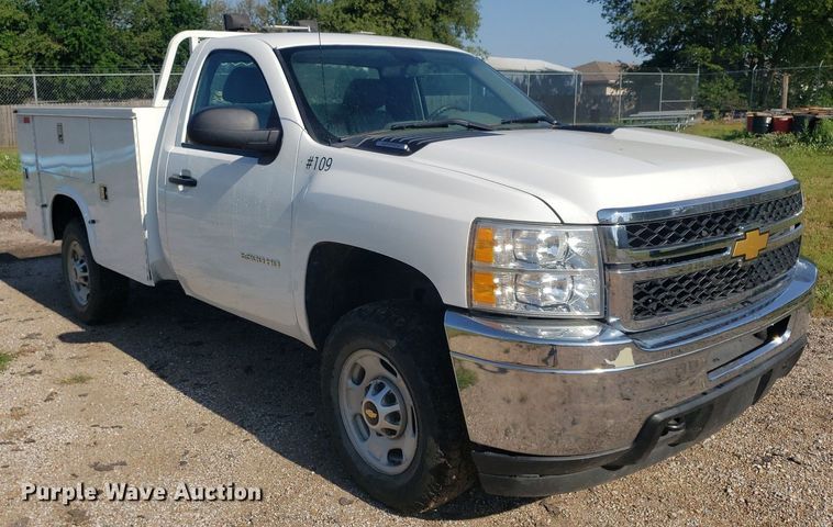 image for item DP8050 2012 Chevrolet Silverado 2500HD  utility bed pickup truck