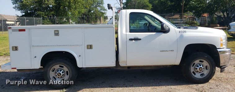 image for item DP8050 2012 Chevrolet Silverado 2500HD  utility bed pickup truck