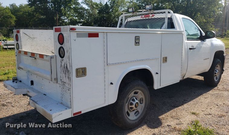 image for item DP8050 2012 Chevrolet Silverado 2500HD  utility bed pickup truck