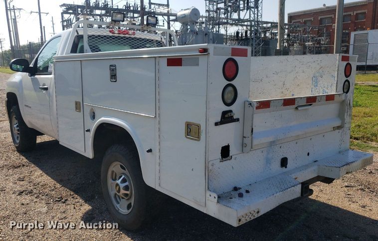 image for item DP8050 2012 Chevrolet Silverado 2500HD  utility bed pickup truck