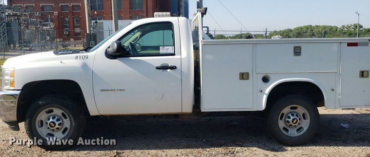 image for item DP8050 2012 Chevrolet Silverado 2500HD  utility bed pickup truck