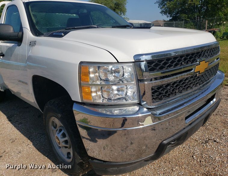 image for item DP8050 2012 Chevrolet Silverado 2500HD  utility bed pickup truck