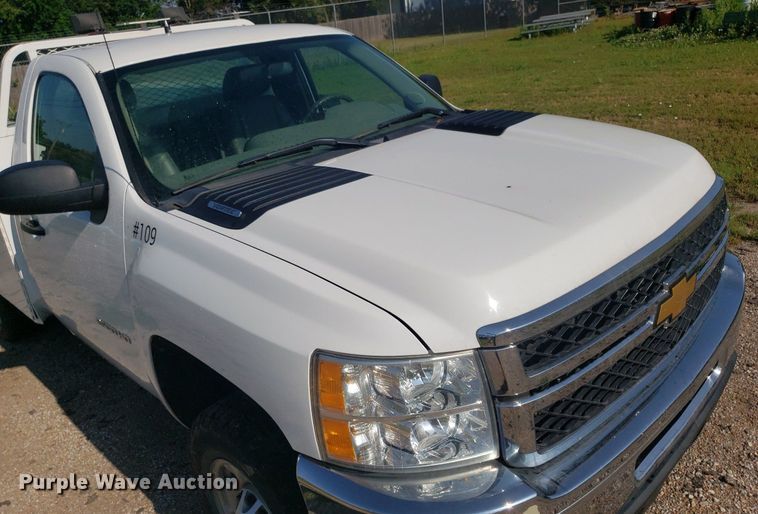 image for item DP8050 2012 Chevrolet Silverado 2500HD  utility bed pickup truck