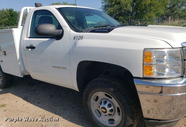 image for item DP8050 2012 Chevrolet Silverado 2500HD  utility bed pickup truck