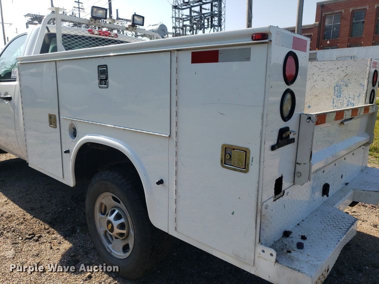 image for item DP8050 2012 Chevrolet Silverado 2500HD  utility bed pickup truck