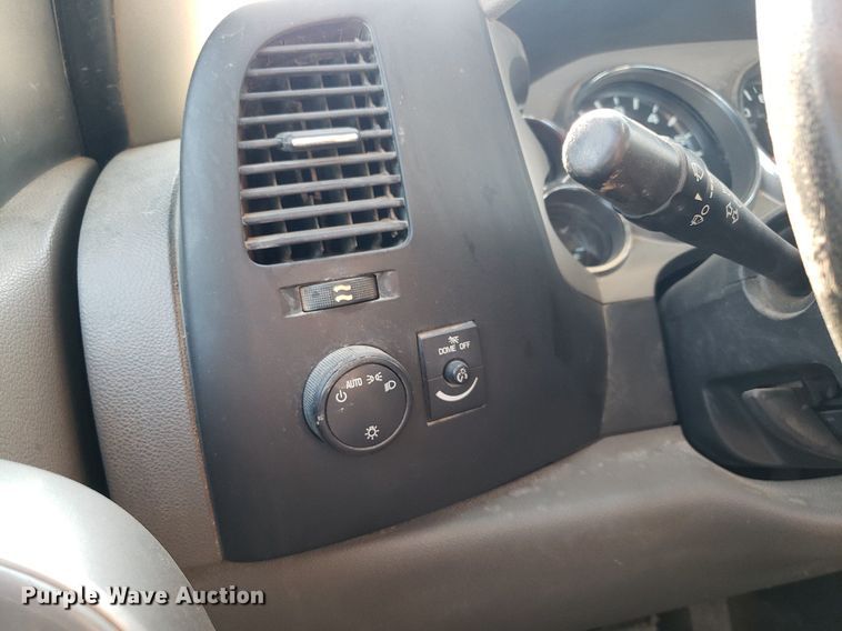 image for item DP8050 2012 Chevrolet Silverado 2500HD  utility bed pickup truck