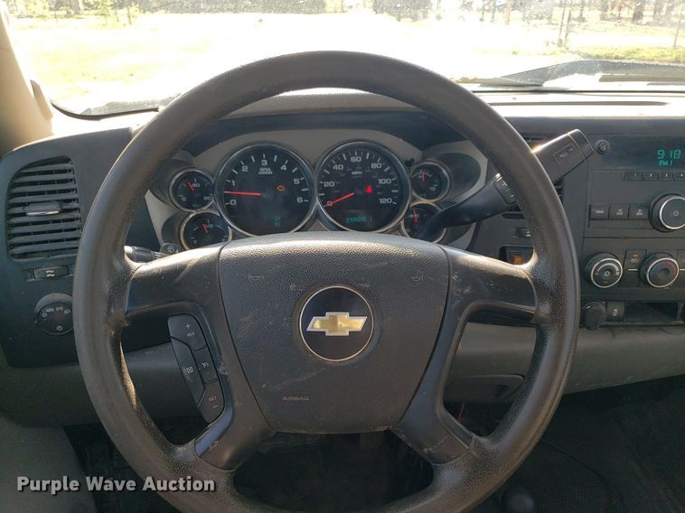 image for item DP8050 2012 Chevrolet Silverado 2500HD  utility bed pickup truck