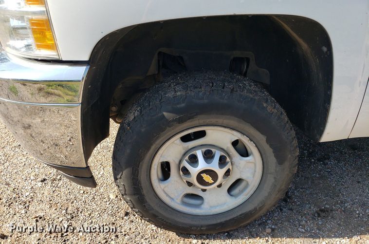 image for item DP8050 2012 Chevrolet Silverado 2500HD  utility bed pickup truck