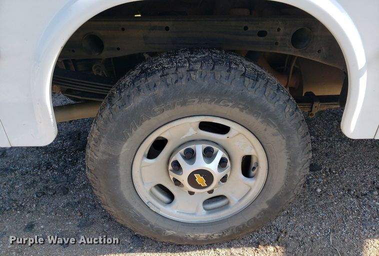 image for item DP8050 2012 Chevrolet Silverado 2500HD  utility bed pickup truck