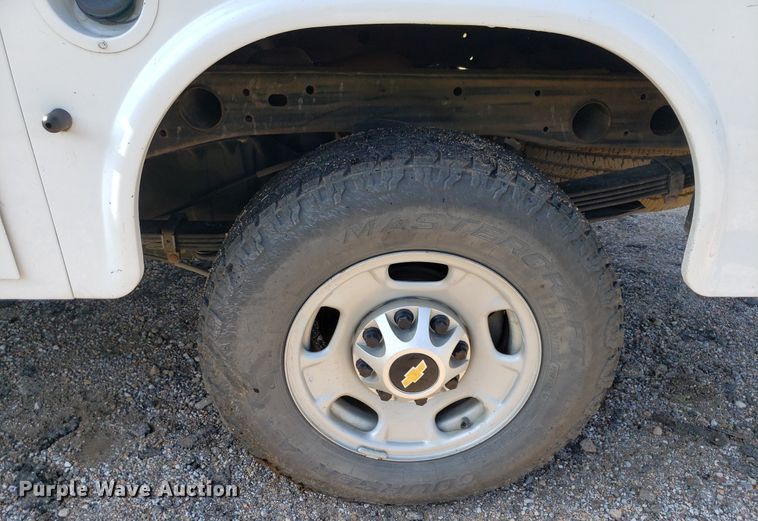 image for item DP8050 2012 Chevrolet Silverado 2500HD  utility bed pickup truck