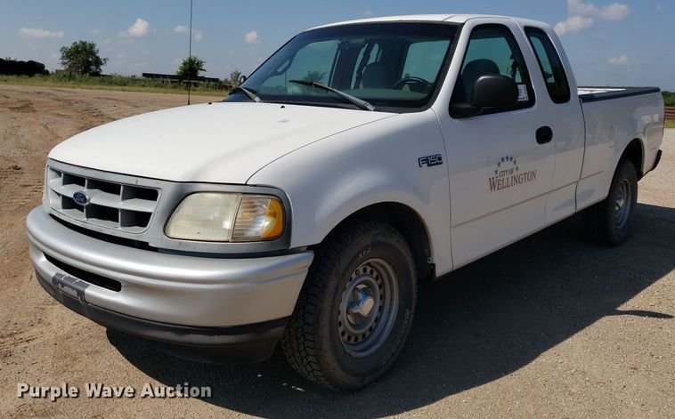 image for item DP8052 1998 Ford F150  SuperCab pickup truck