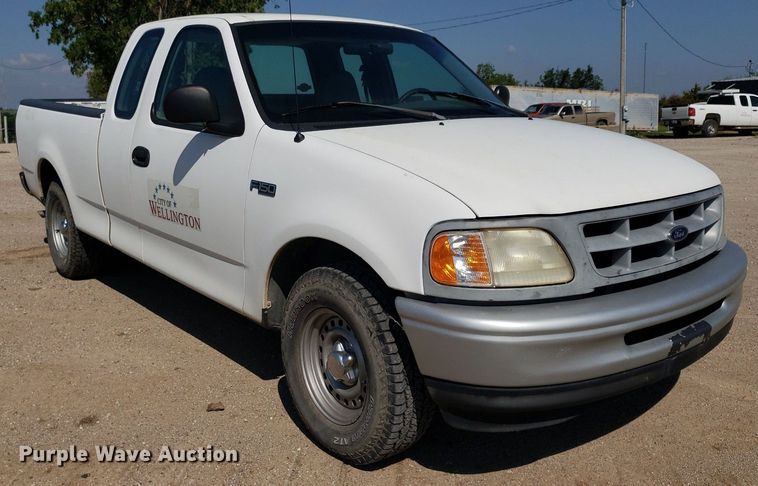 image for item DP8052 1998 Ford F150  SuperCab pickup truck