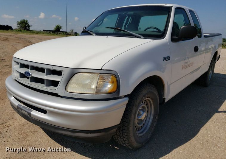 image for item DP8052 1998 Ford F150  SuperCab pickup truck