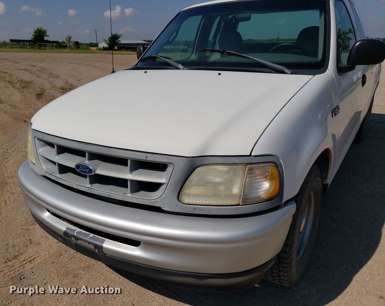 image for item DP8052 1998 Ford F150  SuperCab pickup truck