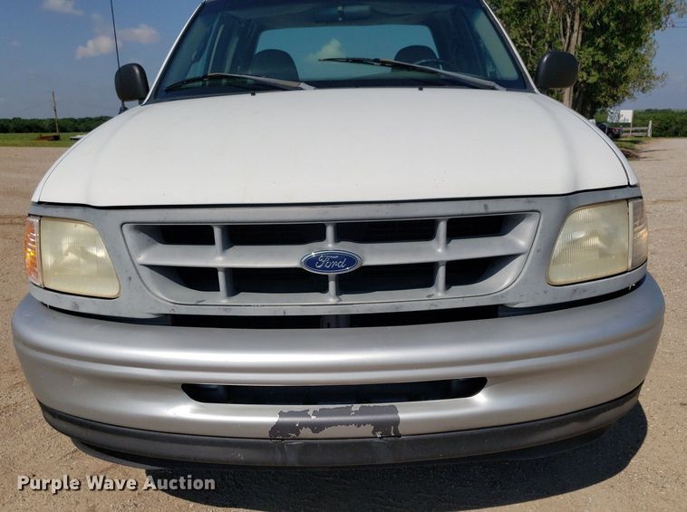 image for item DP8052 1998 Ford F150  SuperCab pickup truck