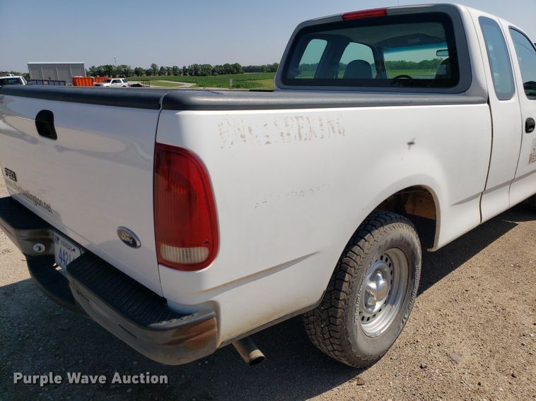 image for item DP8052 1998 Ford F150  SuperCab pickup truck