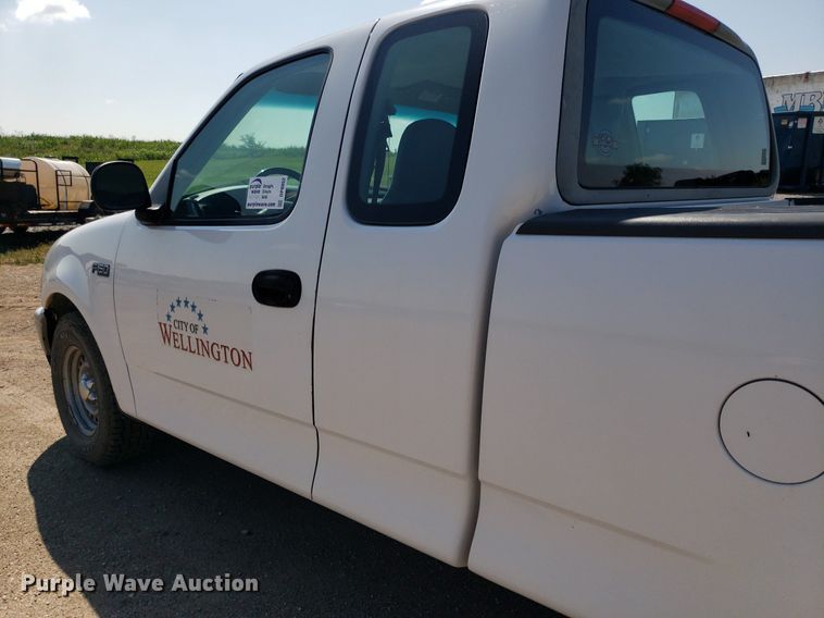 image for item DP8052 1998 Ford F150  SuperCab pickup truck