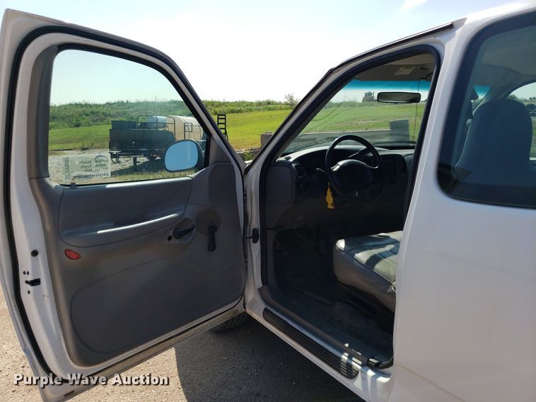 image for item DP8052 1998 Ford F150  SuperCab pickup truck