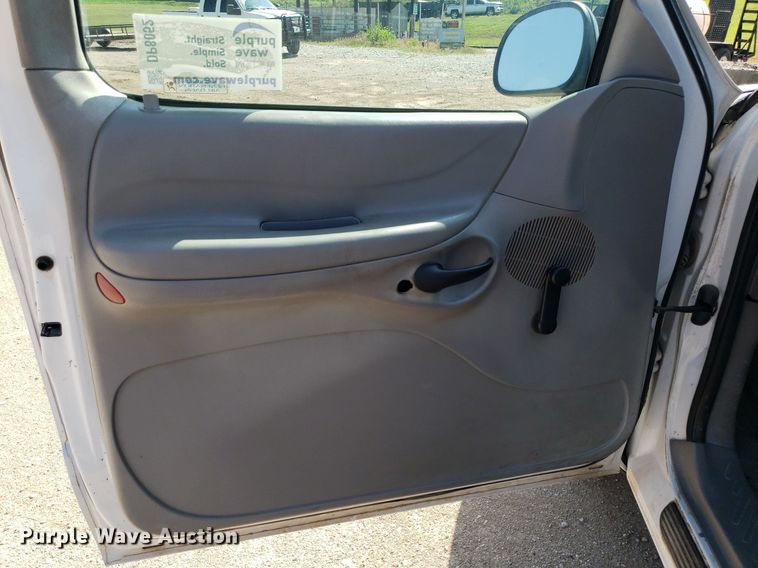 image for item DP8052 1998 Ford F150  SuperCab pickup truck