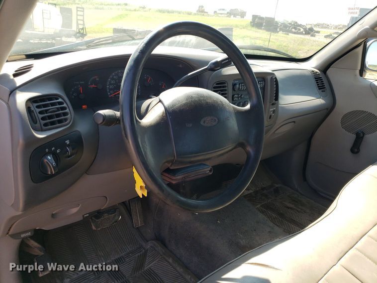 image for item DP8052 1998 Ford F150  SuperCab pickup truck