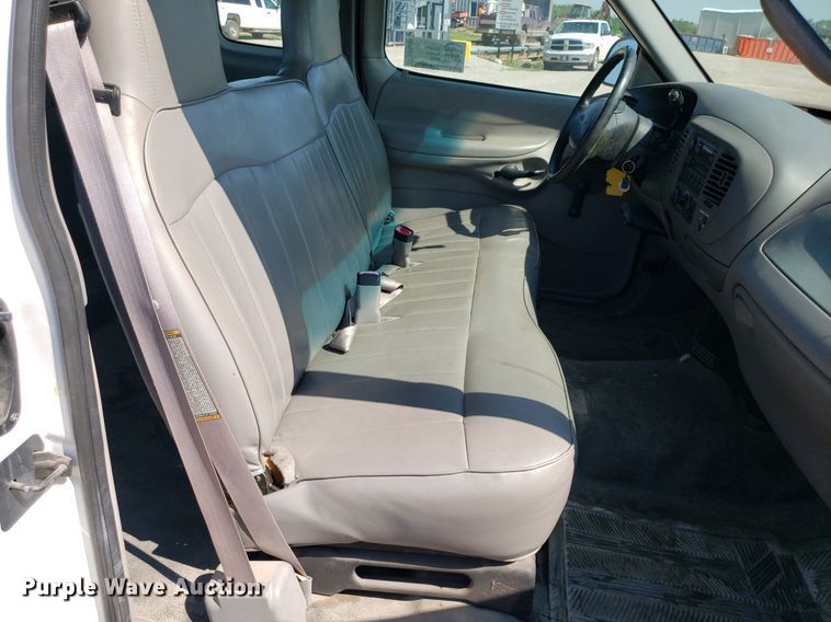 image for item DP8052 1998 Ford F150  SuperCab pickup truck