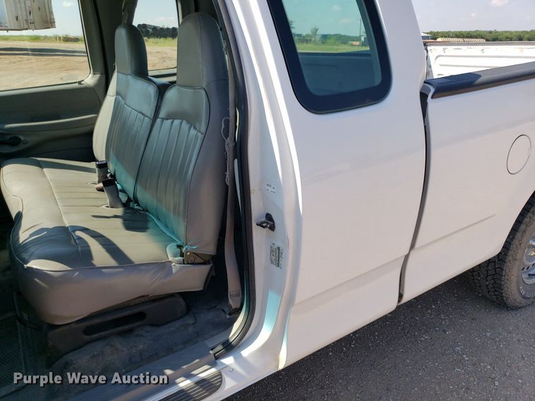 image for item DP8052 1998 Ford F150  SuperCab pickup truck