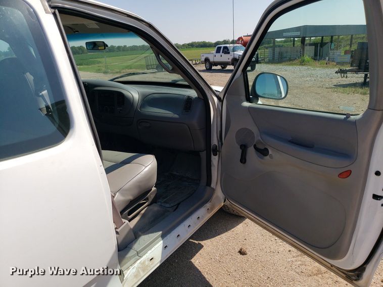 image for item DP8052 1998 Ford F150  SuperCab pickup truck