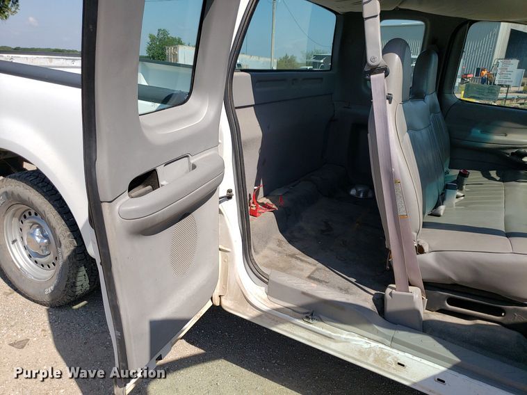 image for item DP8052 1998 Ford F150  SuperCab pickup truck