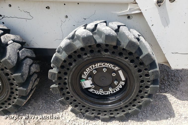 image for item DP8058 1990 Bobcat 843  skid steer loader