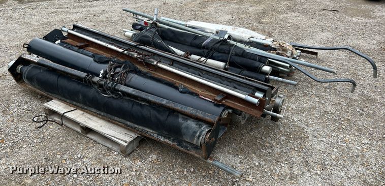 image for item IA9214 (4) roll tarps