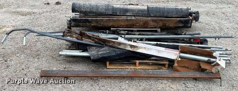 image for item IA9214 (4) roll tarps