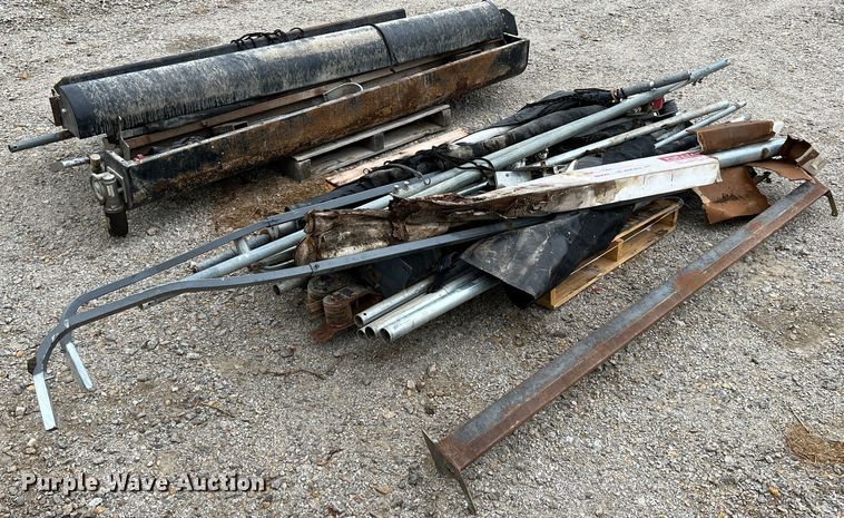 image for item IA9214 (4) roll tarps